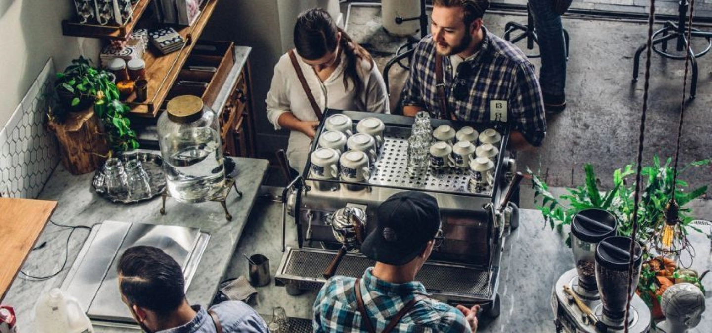 Photo prise dans un café pour illustrer les ERP 