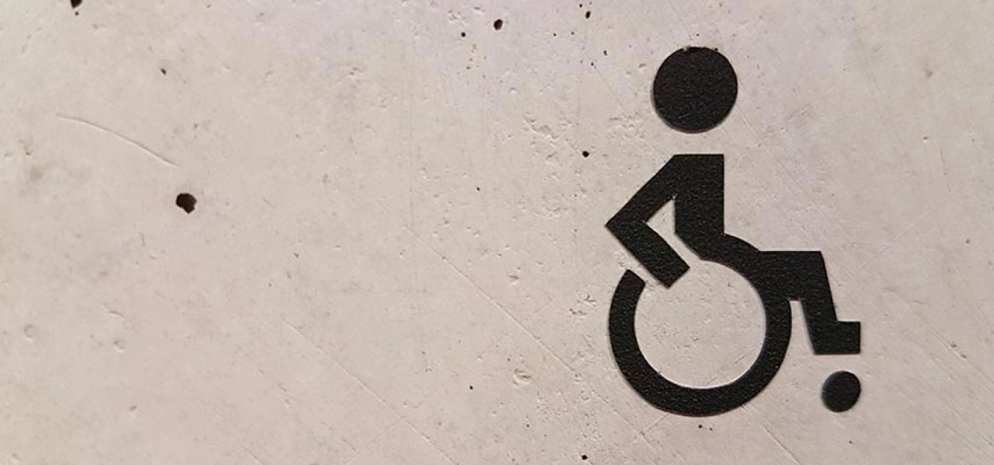 Icône représentant une personne en situation de handicap 