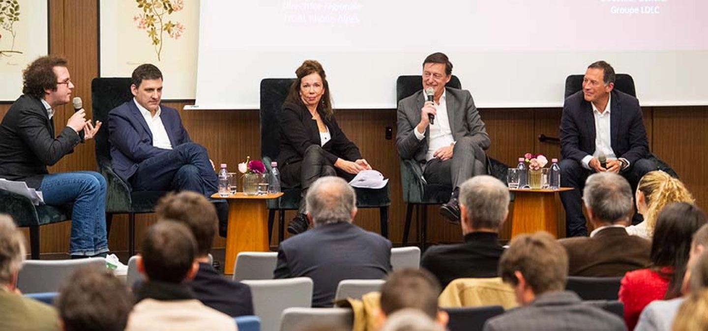 Photographie des intervenants de la table ronde à lyon