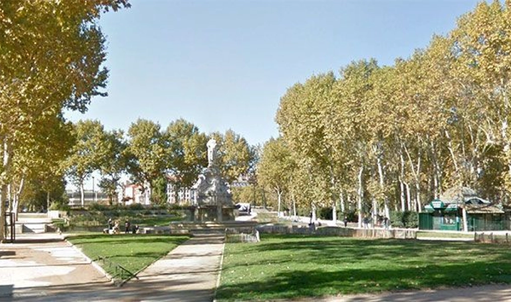 Vue sur la Place Maréchal Lyautey - Lyon 6