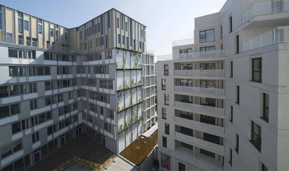 Façade sur cour de l'immeuble tertiaire